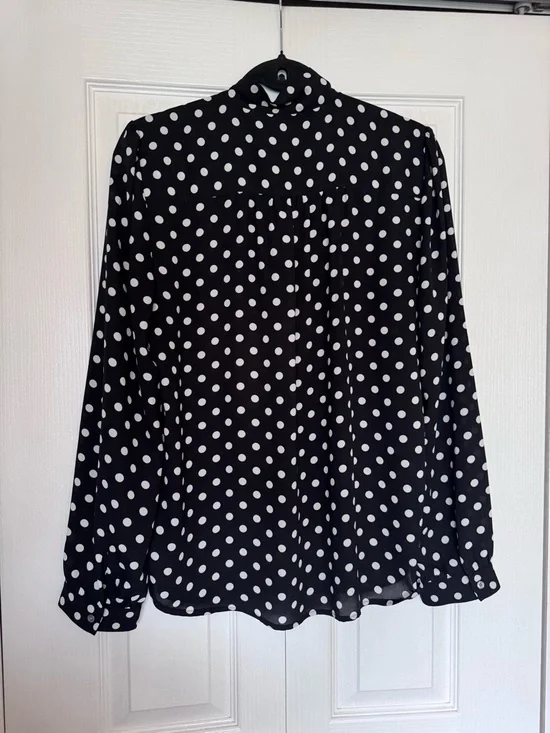 J.Crew Polka Dot Tie Neck Blouse Top size Medium - Picture 7 of 9